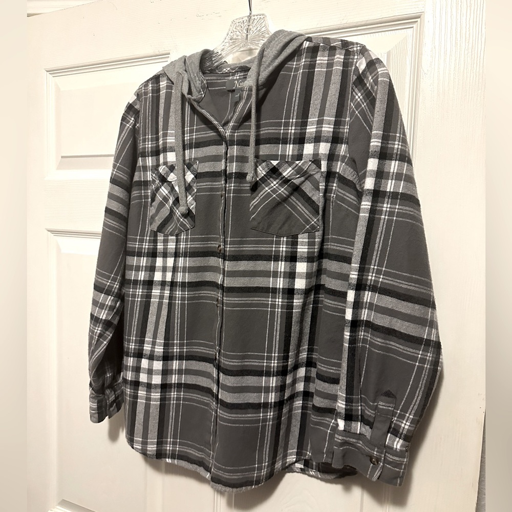 Cabela’s Natural Reflections gray/black/white hooded flannel shirt. Size… - Picture 2 of 8